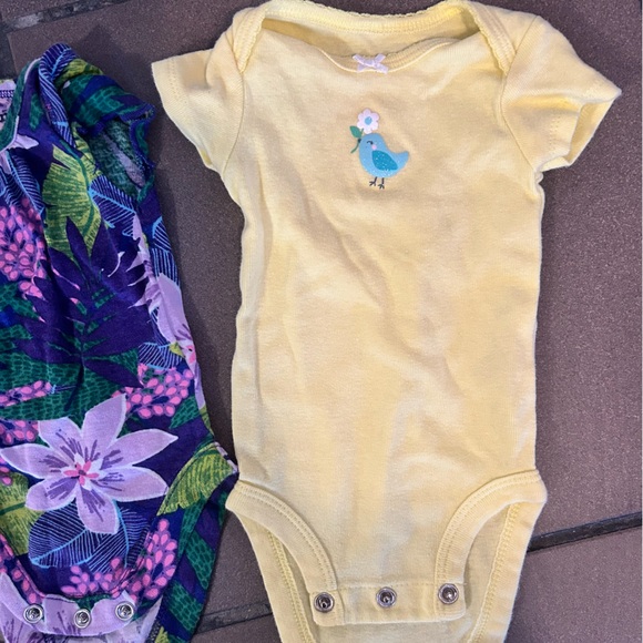 Newborn Clothing Lot - Picture 4 of 10